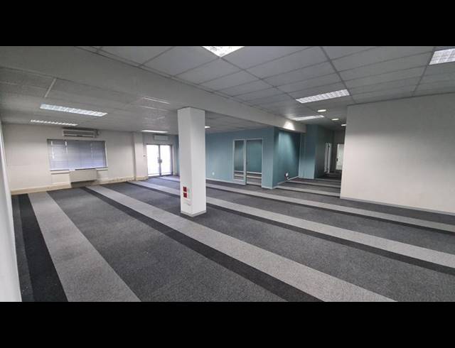 INDUSTRIAL PROPERTY TO RENT IN HALFWAY HOUSE